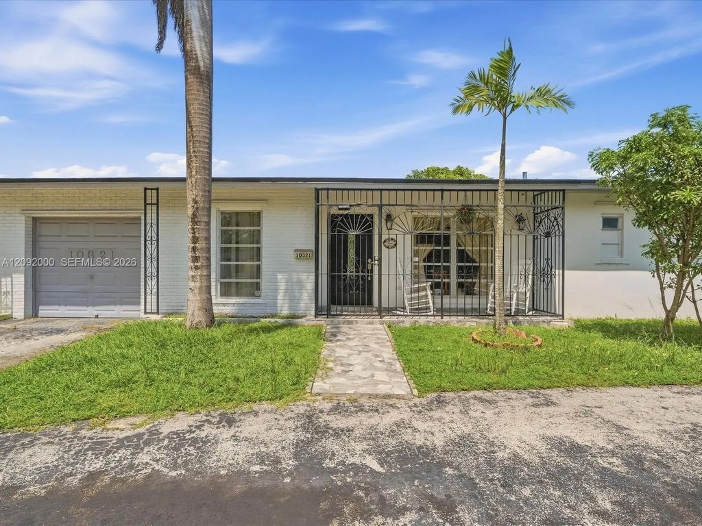 10321 Fairway Heights Boulevard, Miami
