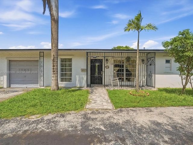 10321 Fairway Heights Boulevard, Miami
