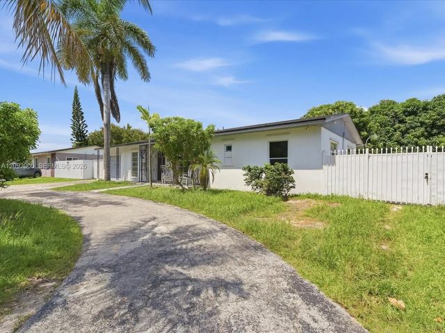 4 of 64 - 10321 Fairway Heights Boulevard, Miami, FL