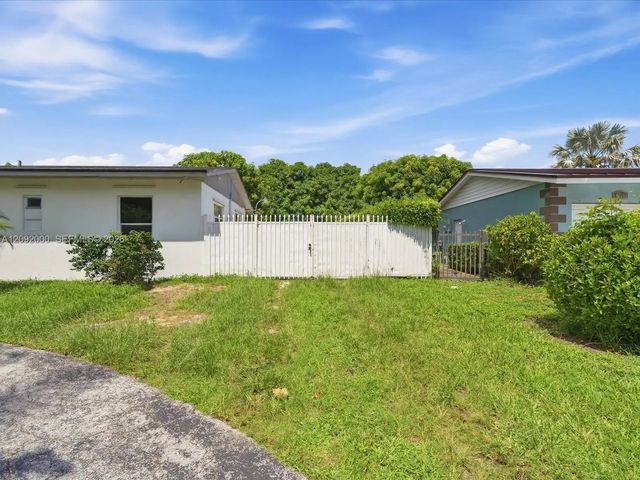 5 of 64 - 10321 Fairway Heights Boulevard, Miami, FL