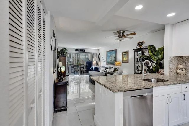 3 of 16 - 3060 Holiday Springs Boulevard #106, Margate, FL