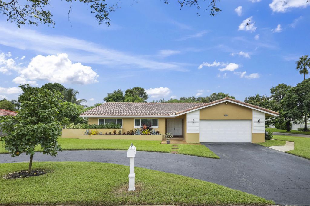 992 Nw 83rd Drive, Coral Springs