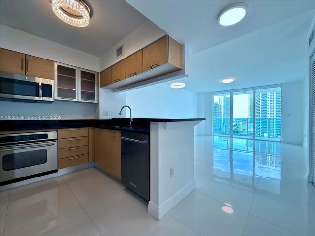 2 of 24 - 31 Se 5th Street #2307, Miami, FL