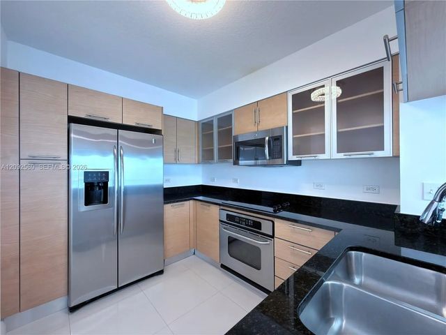 4 of 24 - 31 Se 5th Street #2307, Miami, FL