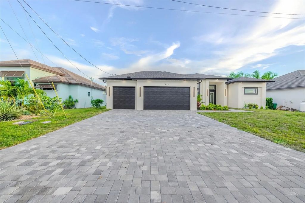 920 Se 5th Terrace, Cape Coral