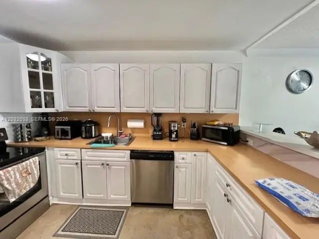 3 of 18 - 7830 Dickens Avenue #203, Miami Beach, FL