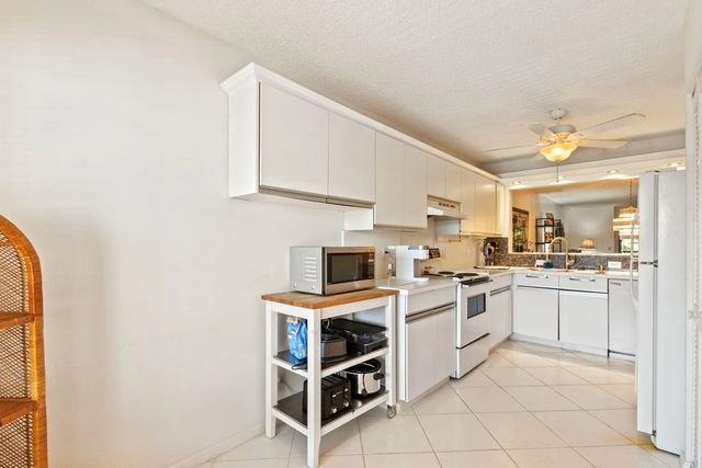 5 of 34 - 5380 Cedar Lake Drive #303, Boynton Beach, FL
