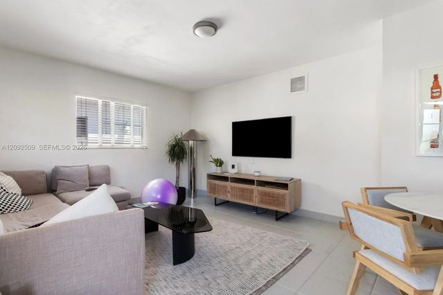 1050 7th Street #1050-3, Miami Beach