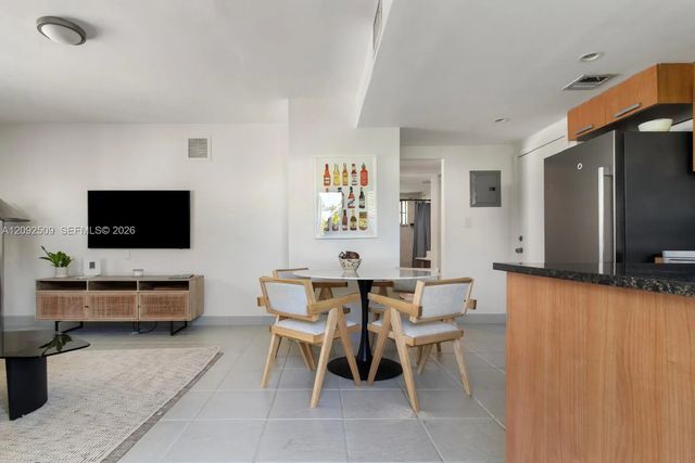 3 of 11 - 1050 7th Street #1050-3, Miami Beach, FL