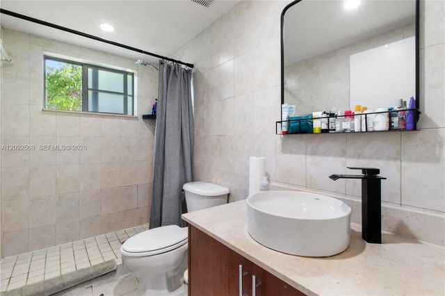5 of 11 - 1050 7th Street #1050-3, Miami Beach, FL