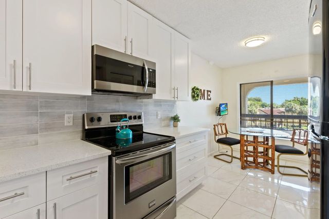 3 of 32 - 5380 Cedar Lake Drive #304, Boynton Beach, FL