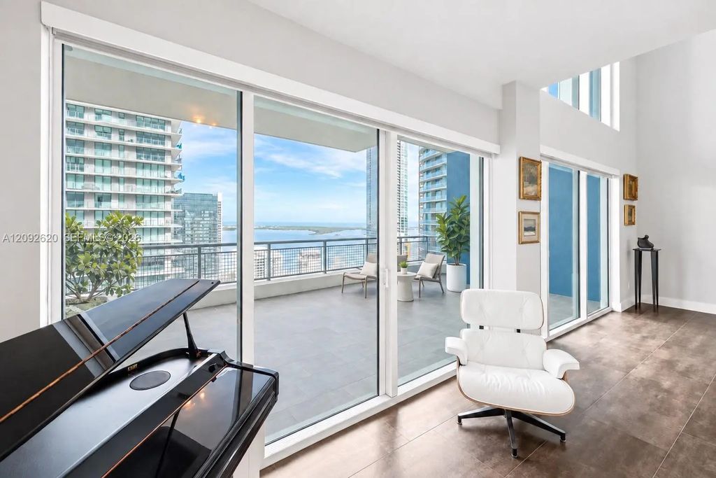 60 Sw 13th Street #4002, Miami