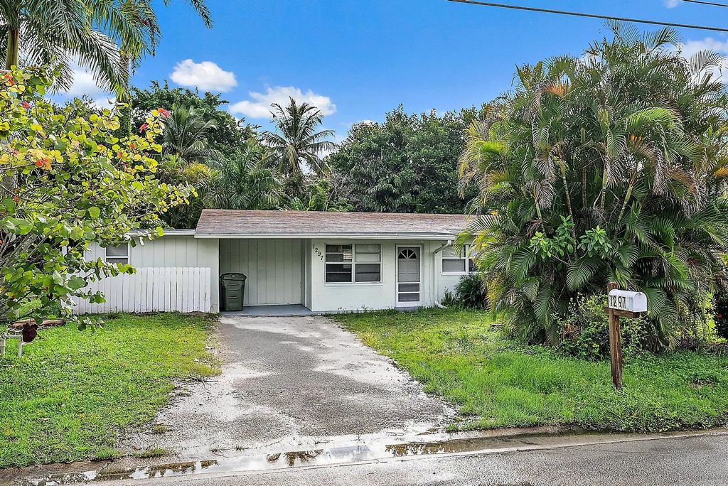 1297 Nw Charlie Green Drive, Stuart