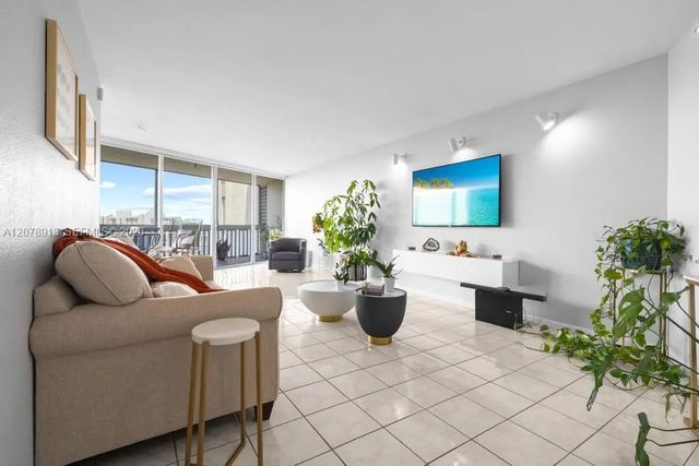 3 of 27 - 6901 Environ Boulevard #7f, Lauderhill, FL