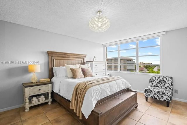 4 of 27 - 6901 Environ Boulevard #7f, Lauderhill, FL