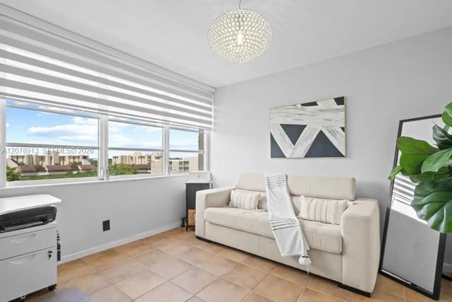 5 of 27 - 6901 Environ Boulevard #7f, Lauderhill, FL