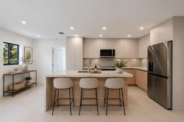 4 of 30 - 3355 Nw 180th Street, Miami Gardens, FL