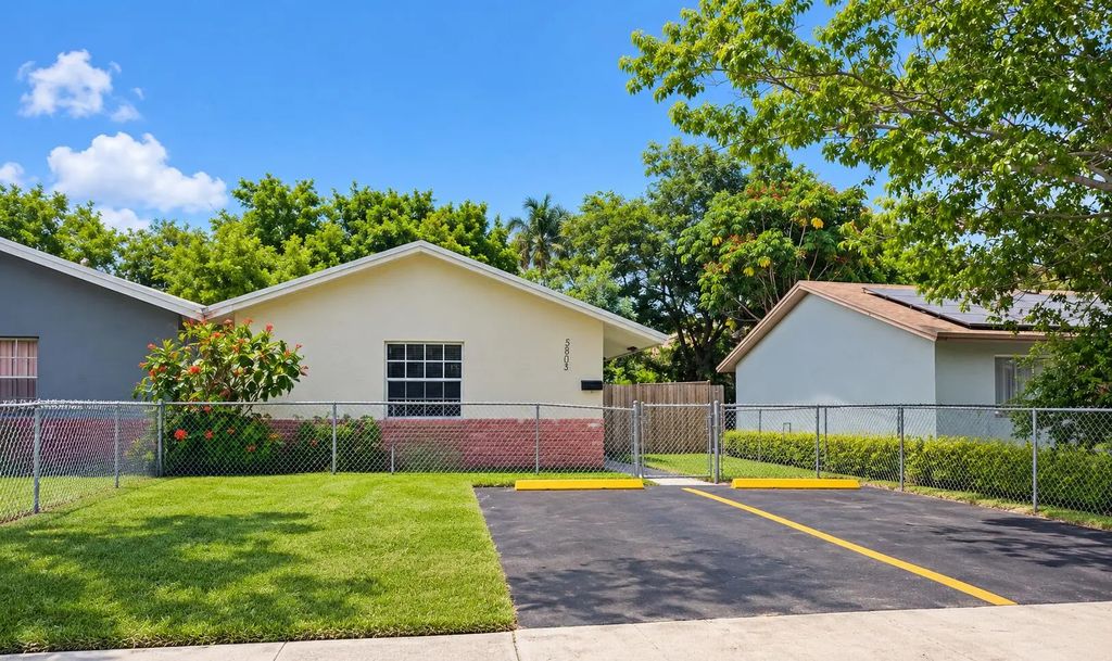 5905 Nw 23rd Street, Lauderhill