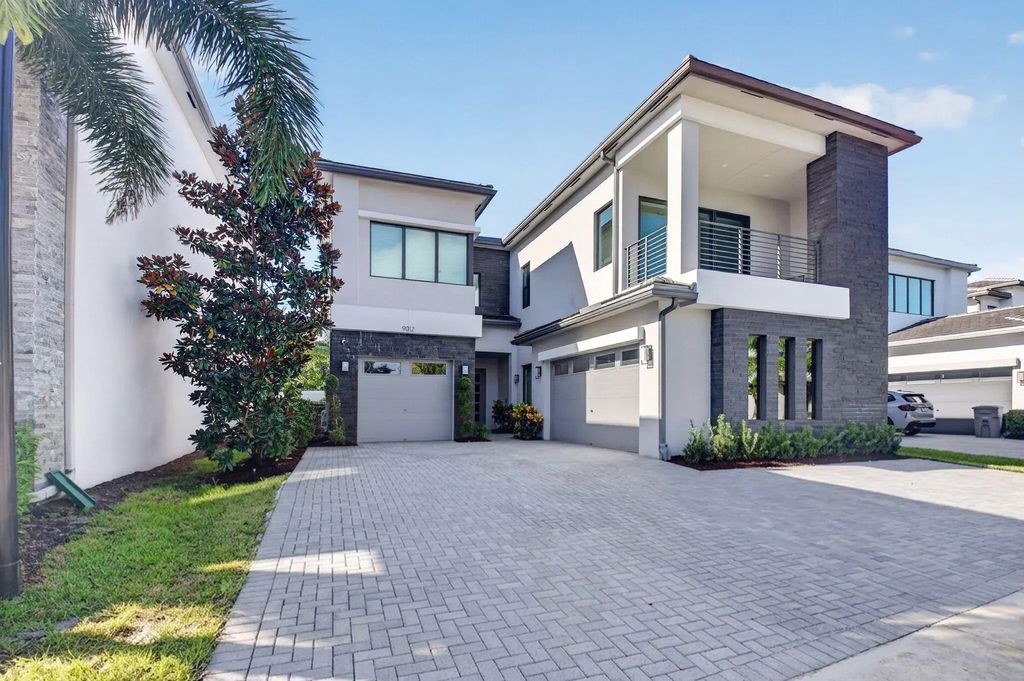 9012 Dulcetto Court, Boca Raton
