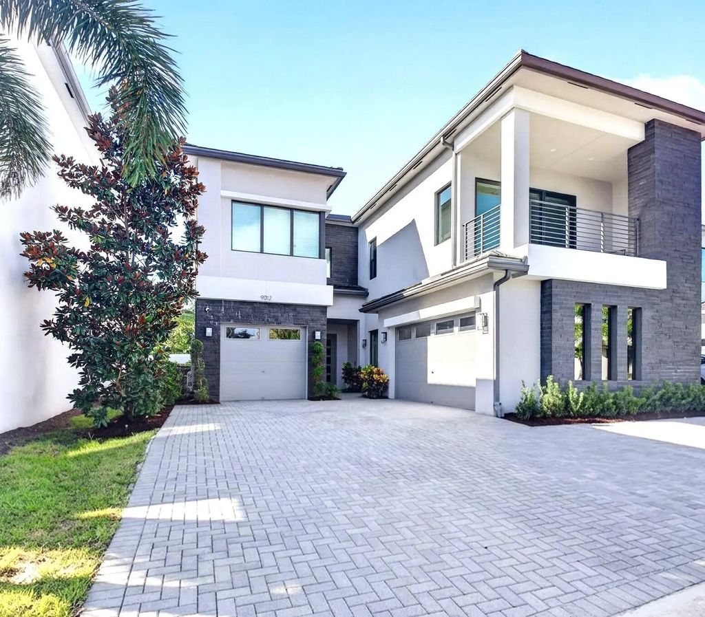 9012 Dulcetto Court, Boca Raton