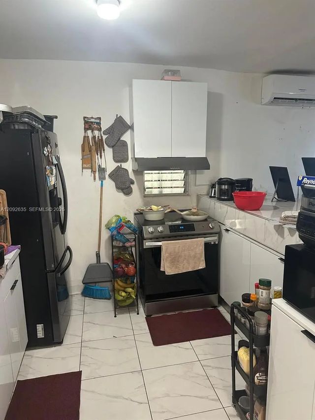 2 of 31 - 3425 Nw 14th Avenue, Miami, FL
