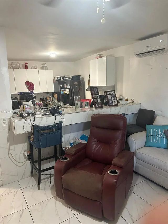 4 of 31 - 3425 Nw 14th Avenue, Miami, FL
