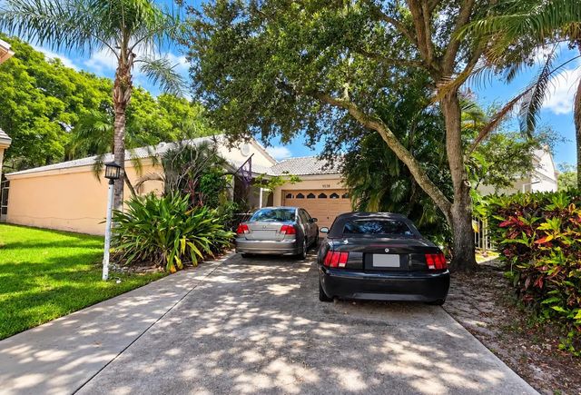 9538 Nw 8th Circle, Plantation