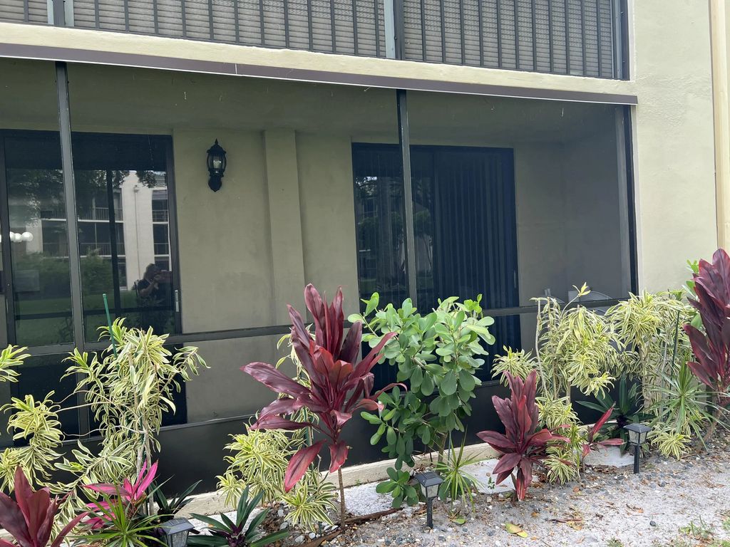 5220 Las Verdes Circle #101, Delray Beach