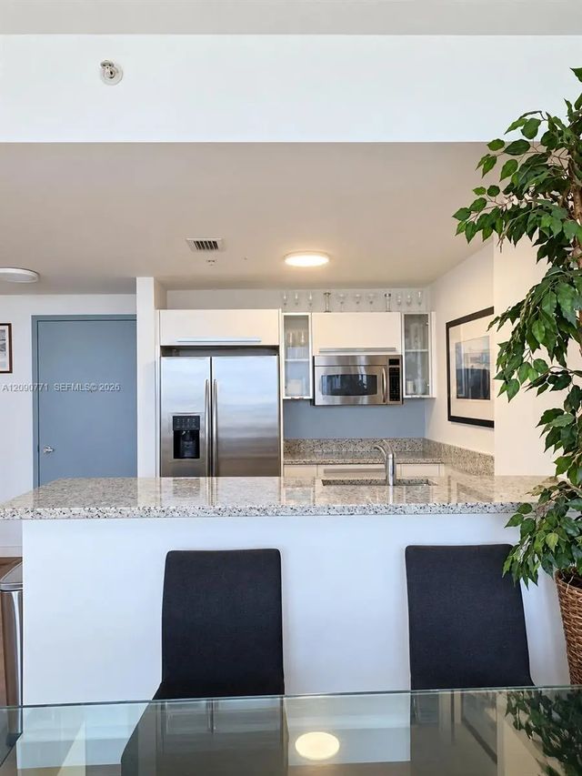5 of 32 - 601 Ne 36th Street #3105, Miami, FL