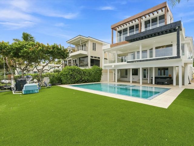 3 of 45 - 3036 N Atlantic Boulevard, Fort Lauderdale, FL