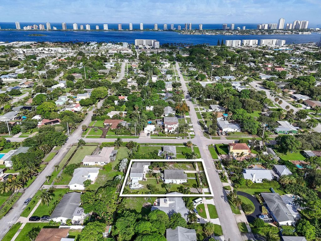 415 Greenbriar Drive, West Palm Beach