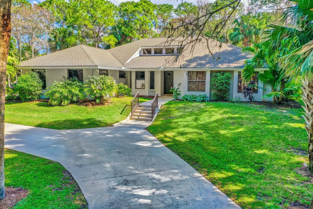 8300 159th Court N, Palm Beach Gardens
