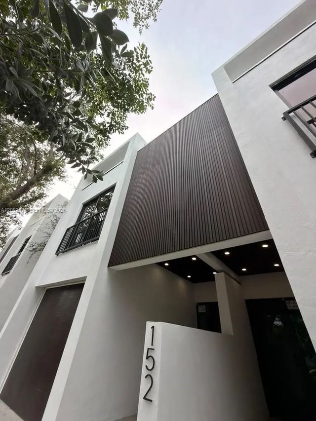 3 of 13 - 152 Nw 33rd Street, Miami, FL