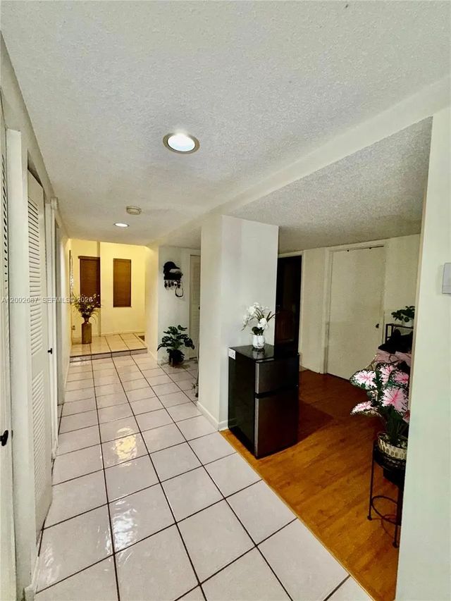 3 of 11 - 4725 Sw 62nd Avenue #104, Davie, FL