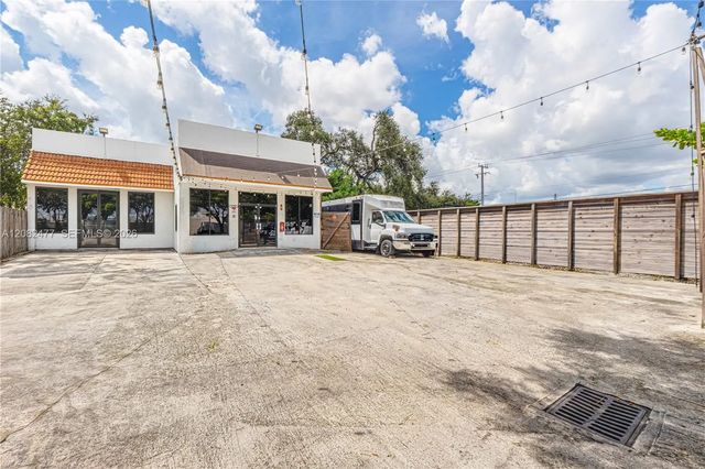 4 of 35 - 6260 Johnson Street, Hollywood, FL