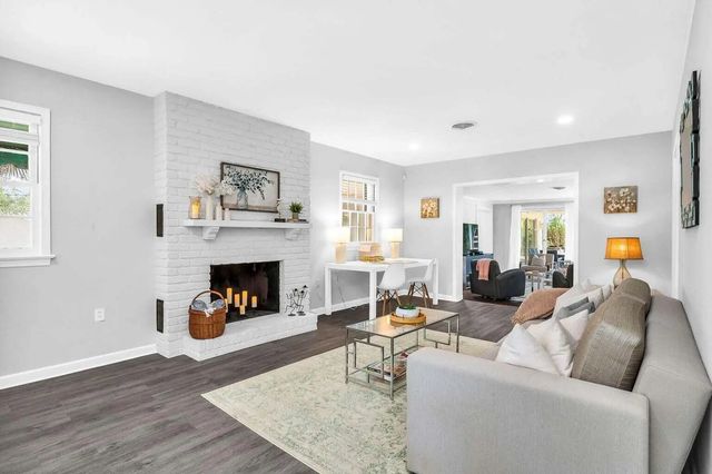 3 of 26 - 127 Miramar Way, West Palm Beach, FL