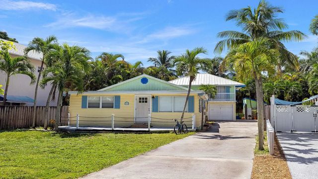 2 of 7 - 740 S Lake Avenue, Delray Beach, FL