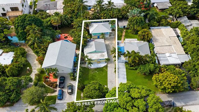 3 of 7 - 740 S Lake Avenue, Delray Beach, FL