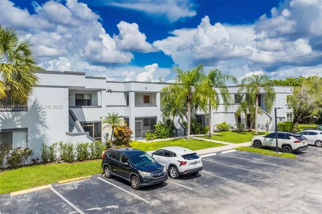 3 of 27 - 161 Lakeview Drive #202, Weston, FL