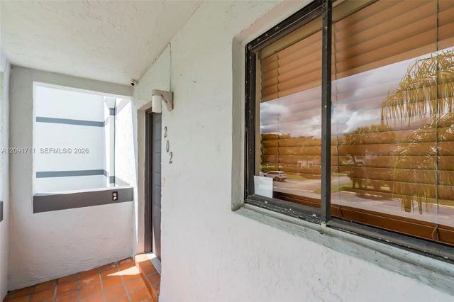 4 of 27 - 161 Lakeview Drive #202, Weston, FL