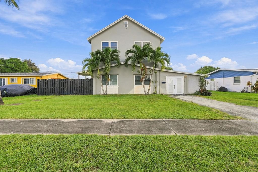 6240 Nw 16th Place, Sunrise