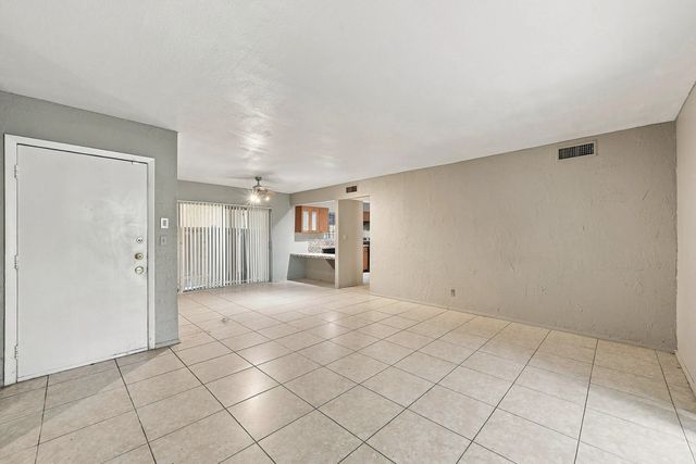5 of 38 - 4221 Nw 19th Street #287, Lauderhill, FL