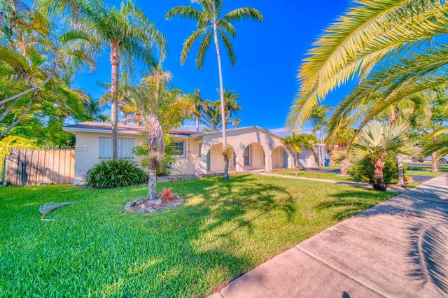 2 of 34 - 20120 Sw 84th Place, Cutler Bay, FL