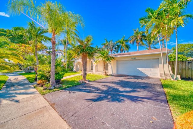 3 of 34 - 20120 Sw 84th Place, Cutler Bay, FL