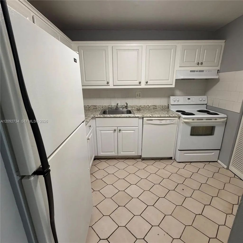 7801 S Colony Circle S #105, Tamarac