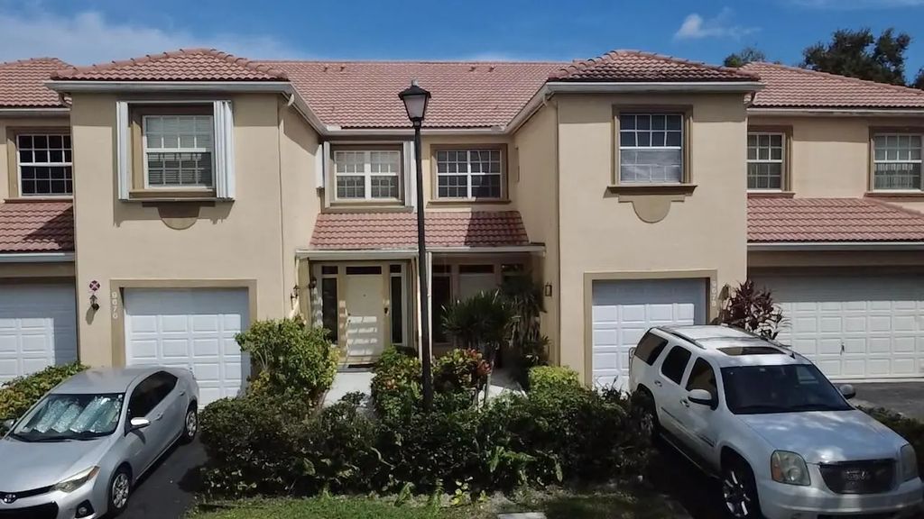 9678 Royal Palm Boulevard, Coral Springs