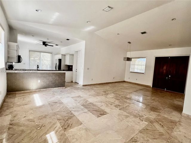 5 of 22 - 2301 Sw 22nd Avenue, Miami, FL