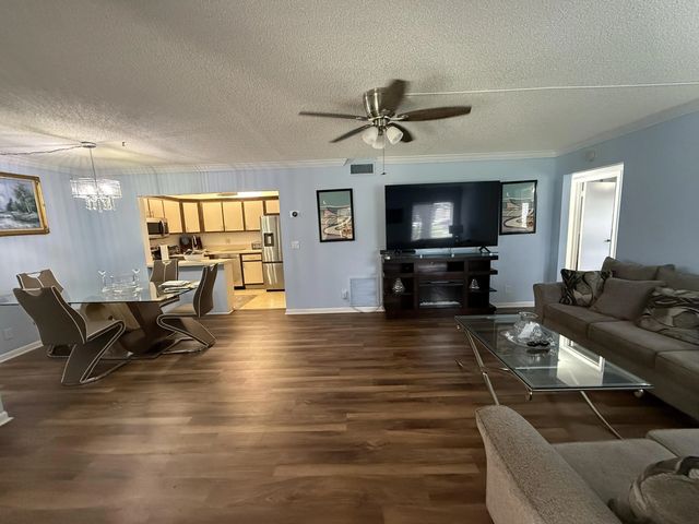 3 of 12 - 301 Pine Ridge Circle #b-1, Greenacres, FL