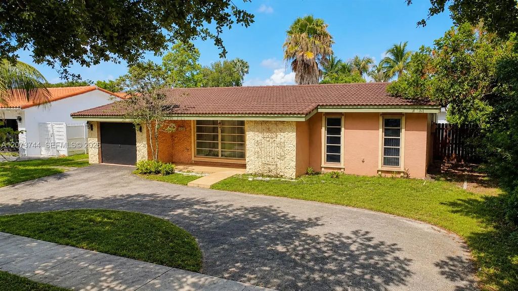 1060 N Douglas Road, Pembroke Pines