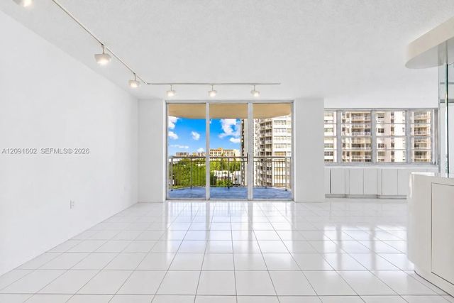 5 of 33 - 18021 Biscayne Boulevard #1102, Aventura, FL